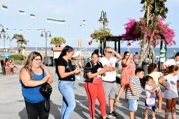 Protesta de vecinos y feriantes (Foto y Antonio Alí)